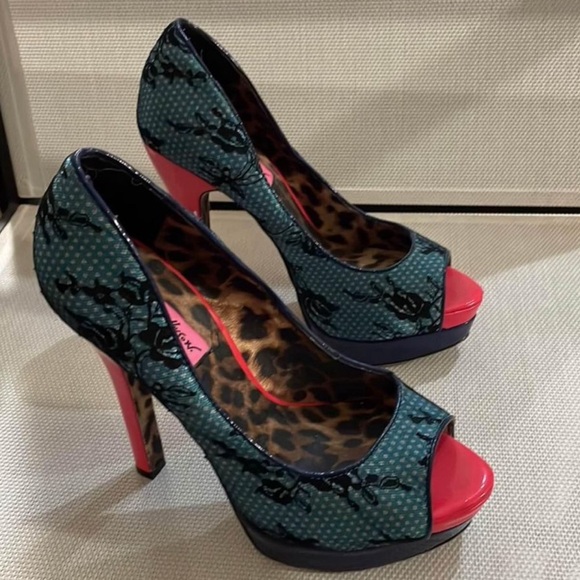 Betsey Johnson heels size 7 - Picture 3 of 5